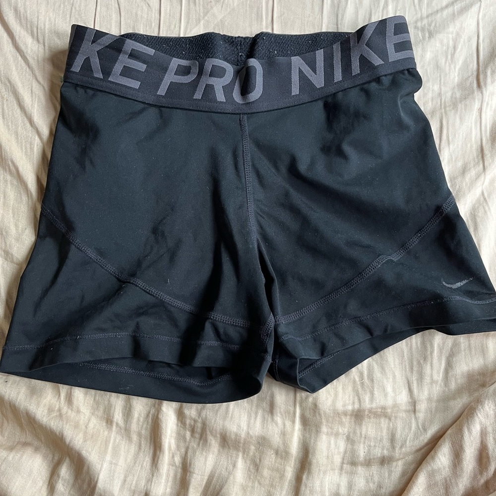 Classic black Nike pro Shorts